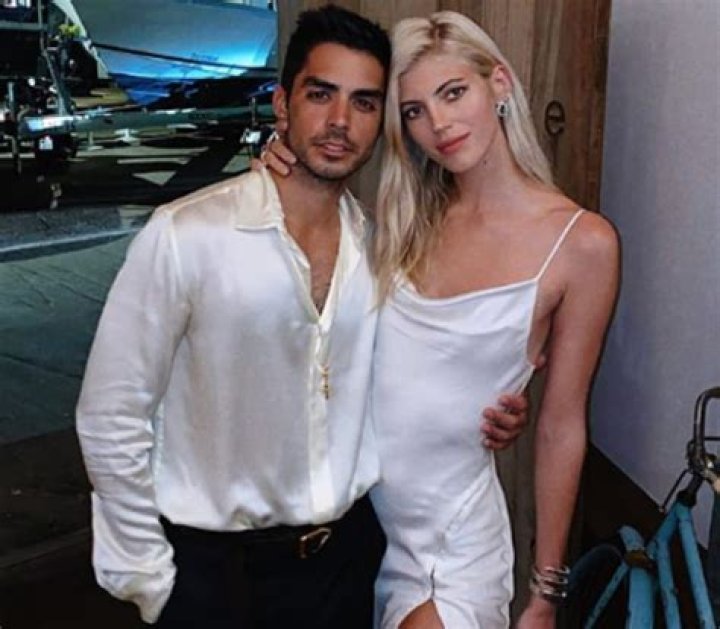 Devon Windsor- Husband, Height, Net Worth, Career, Nationality